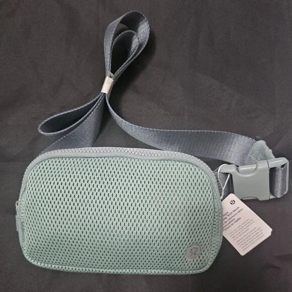 NEW Lululemon Everywhere Belt Bag / Crossbody Bag Nano Knit Mesh - Mint Green - Picture 2 of 3